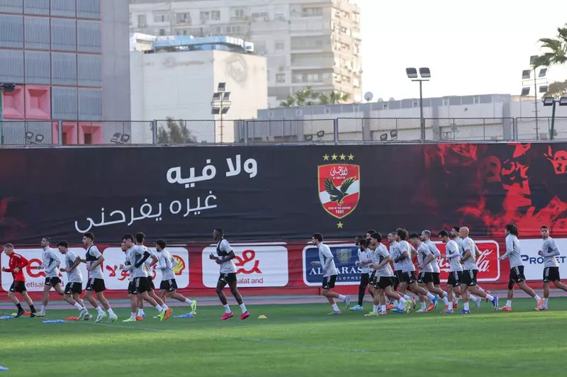 حضور عبد الحفيظ وجبيرة في يد هاني.. لقطات من استعدادات الأهلي لمواجهة سيراميكا (صور) 